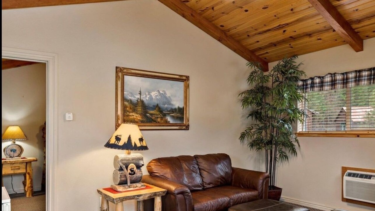 Photo of Livingroom in Lowman