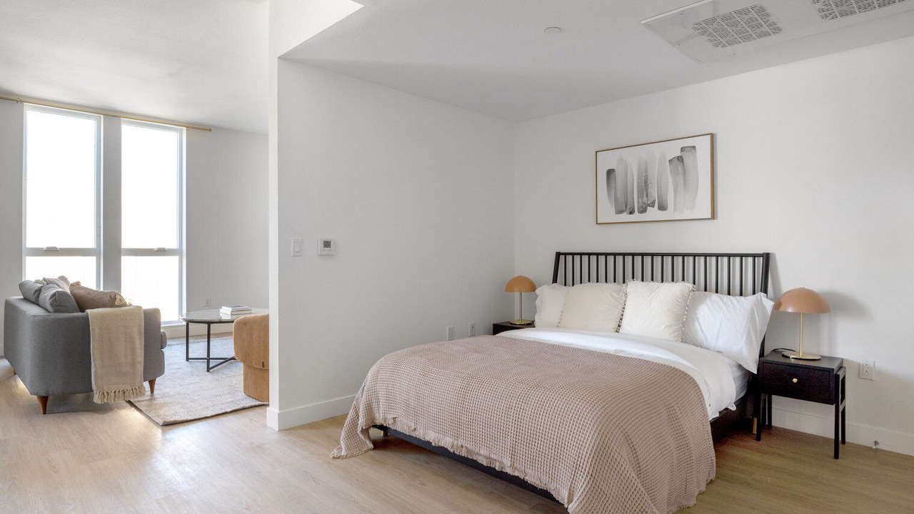 Photo of Bedroom in NoHo Arts District