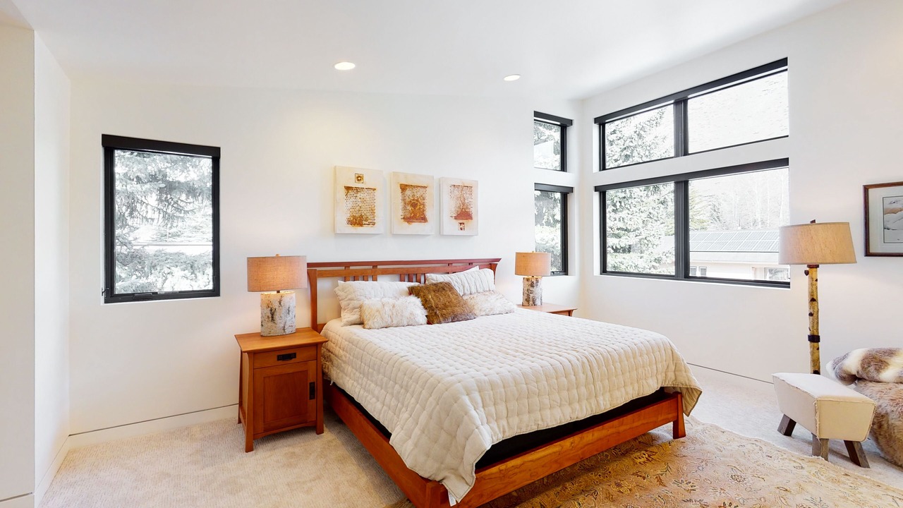 Photo of Bedroom in Warm Springs