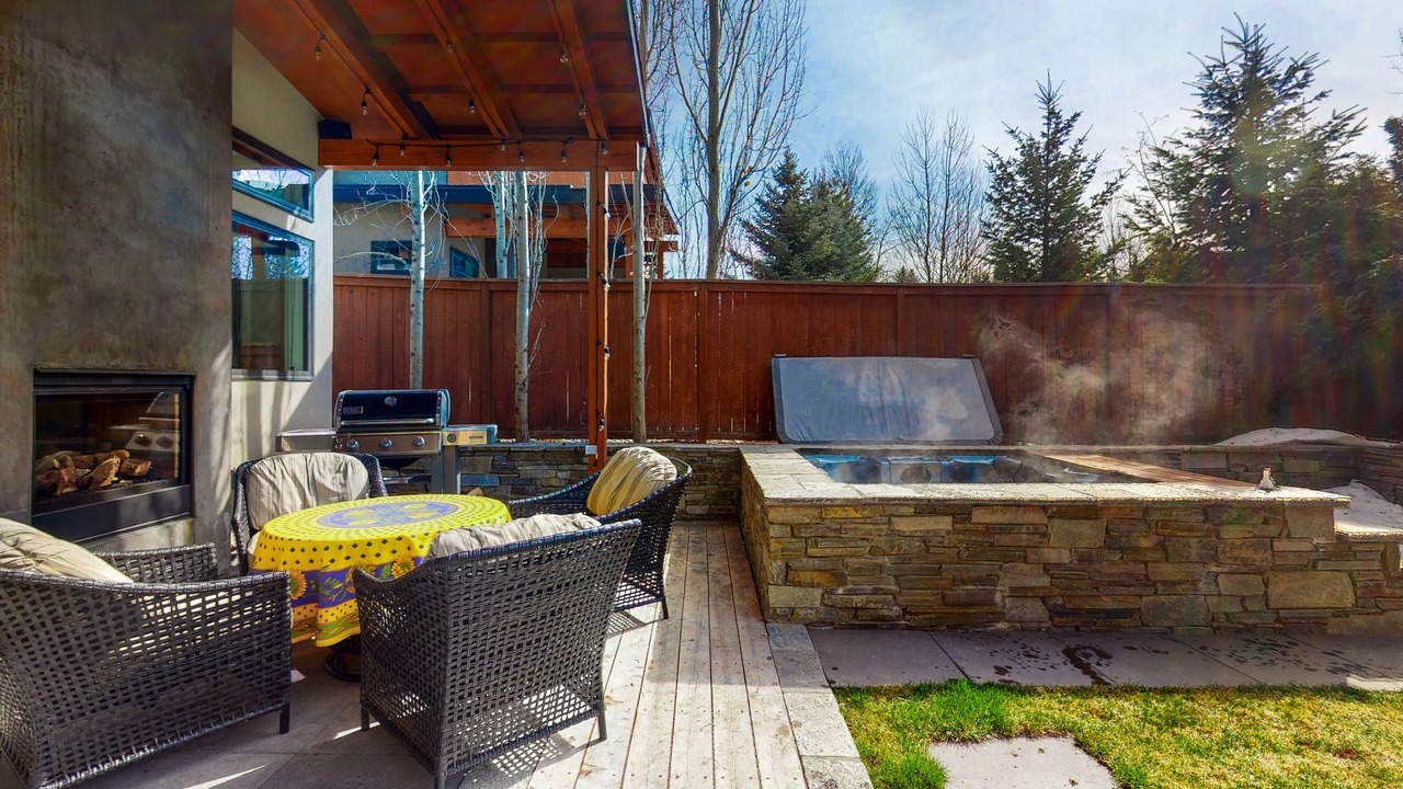 Photo of Outdoor in Warm Springs