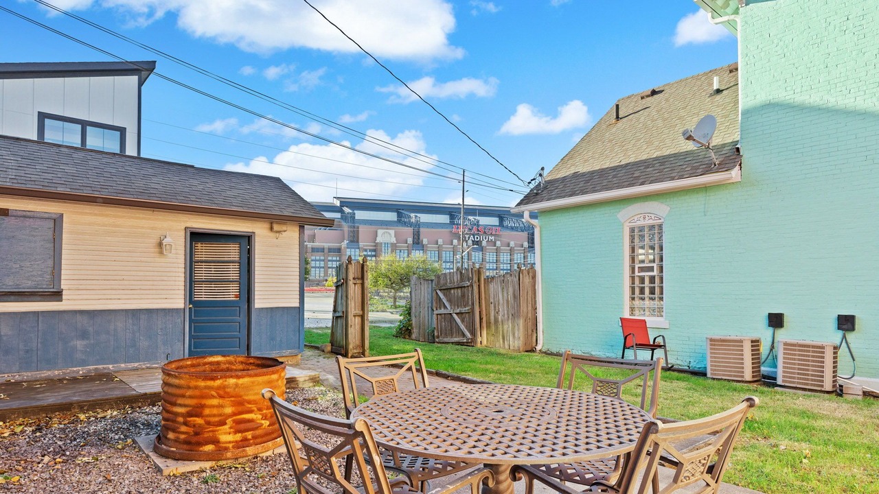 Photo of Outdoor in Babe Denny