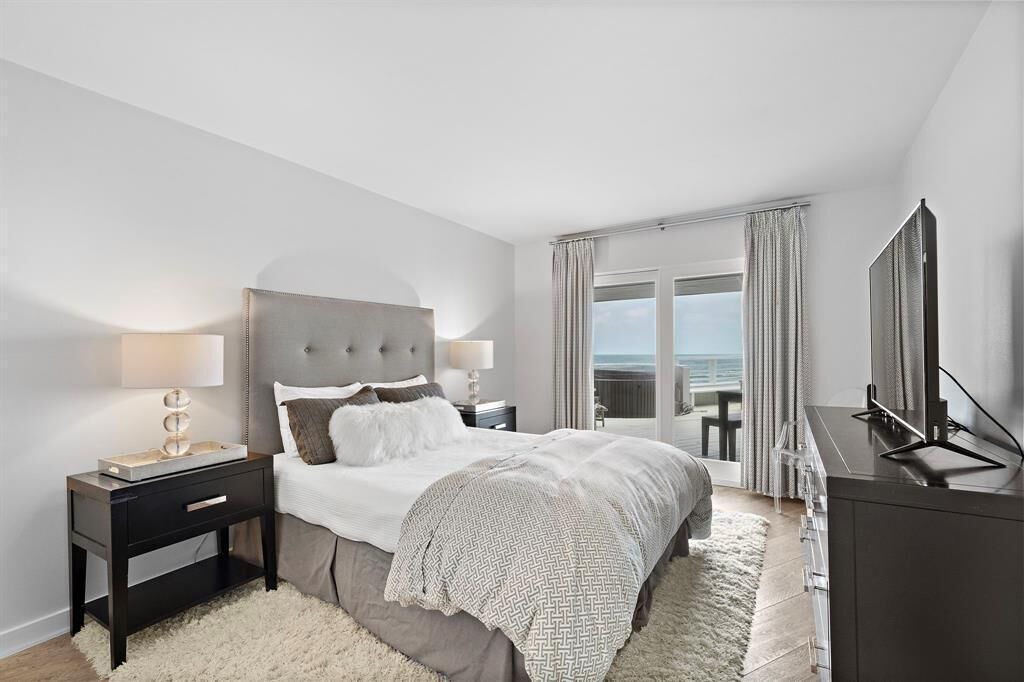 Photo of Bedroom in Pirates Beach