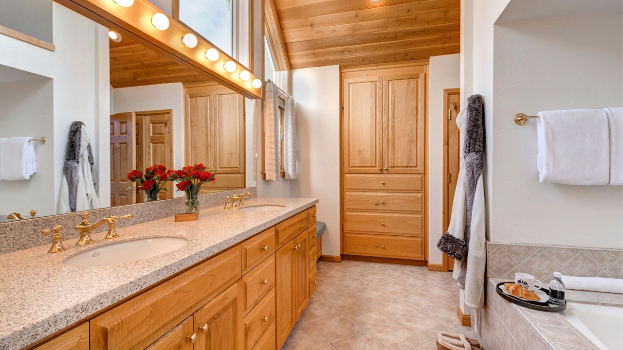 Photo of Bathroom in Teton Pines