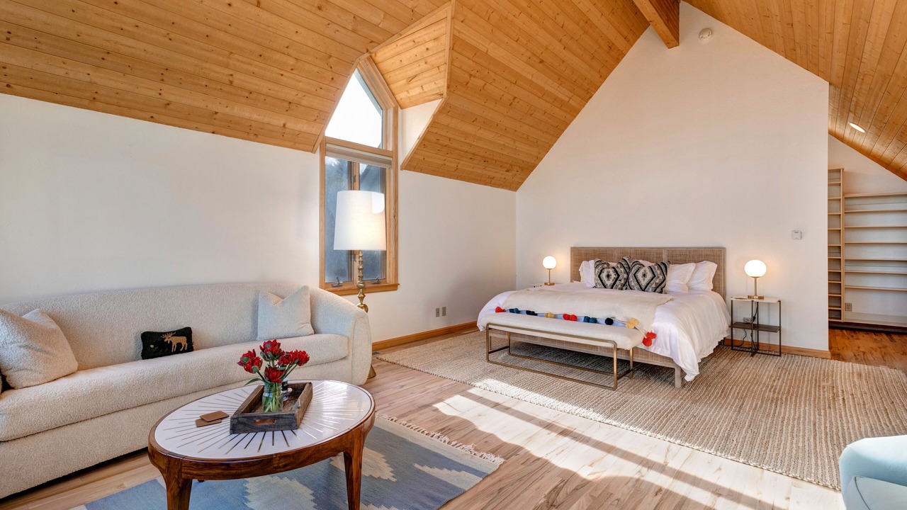 Photo of Bedroom in Teton Pines