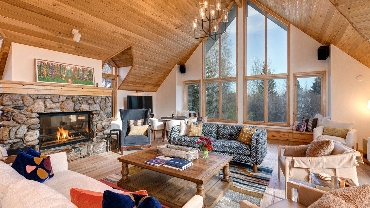 Photo of Livingroom in Teton Pines