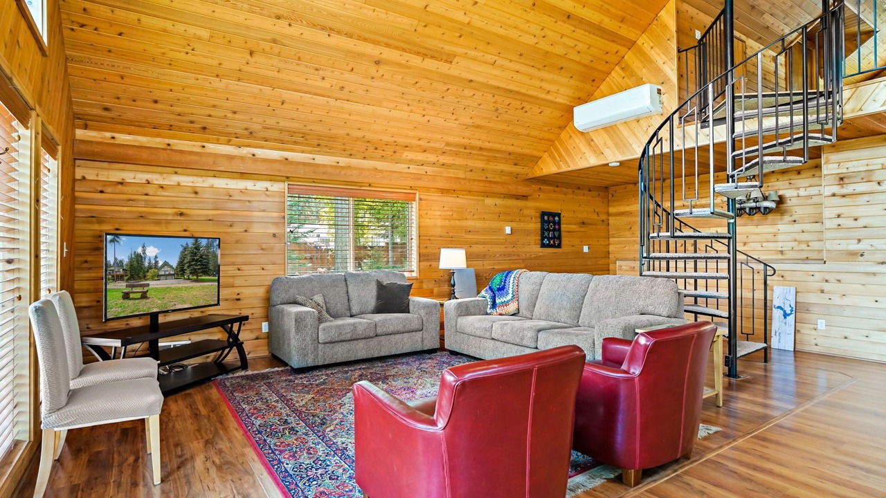 Photo of Livingroom in Bayview