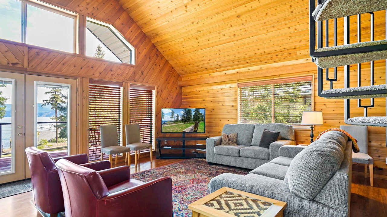 Photo of Livingroom in Bayview