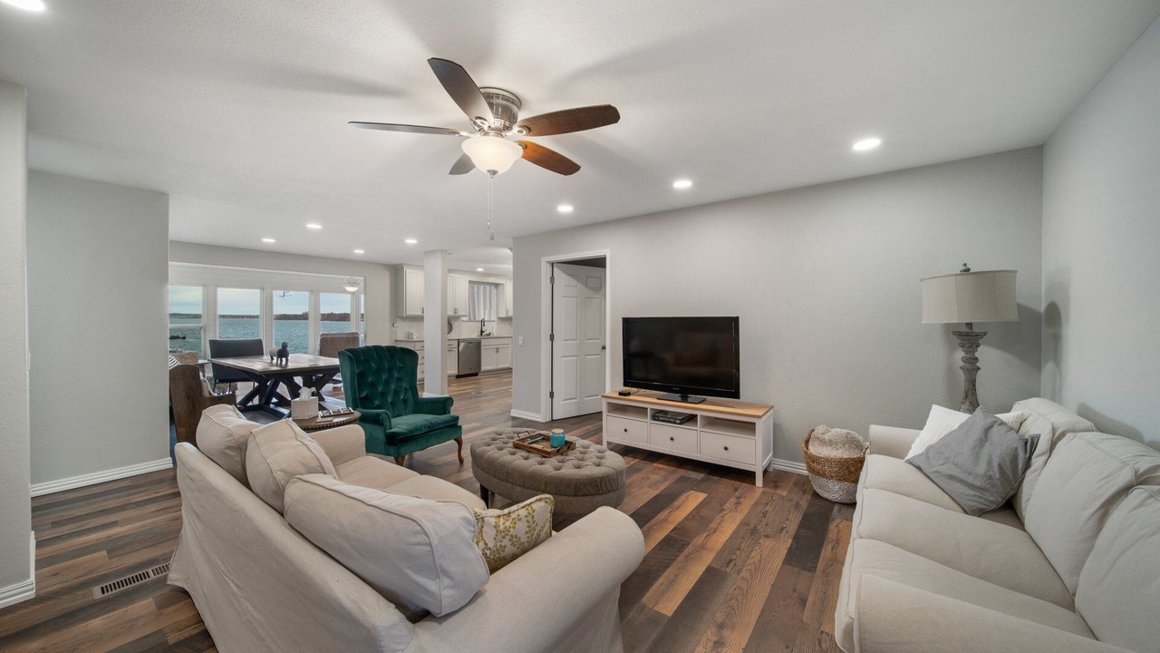 Photo of Livingroom in Grove