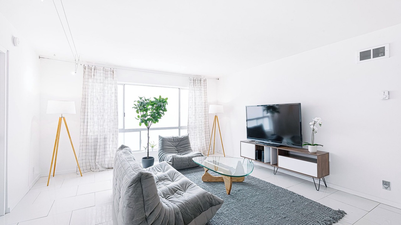Photo of Bedroom in Fox Hills