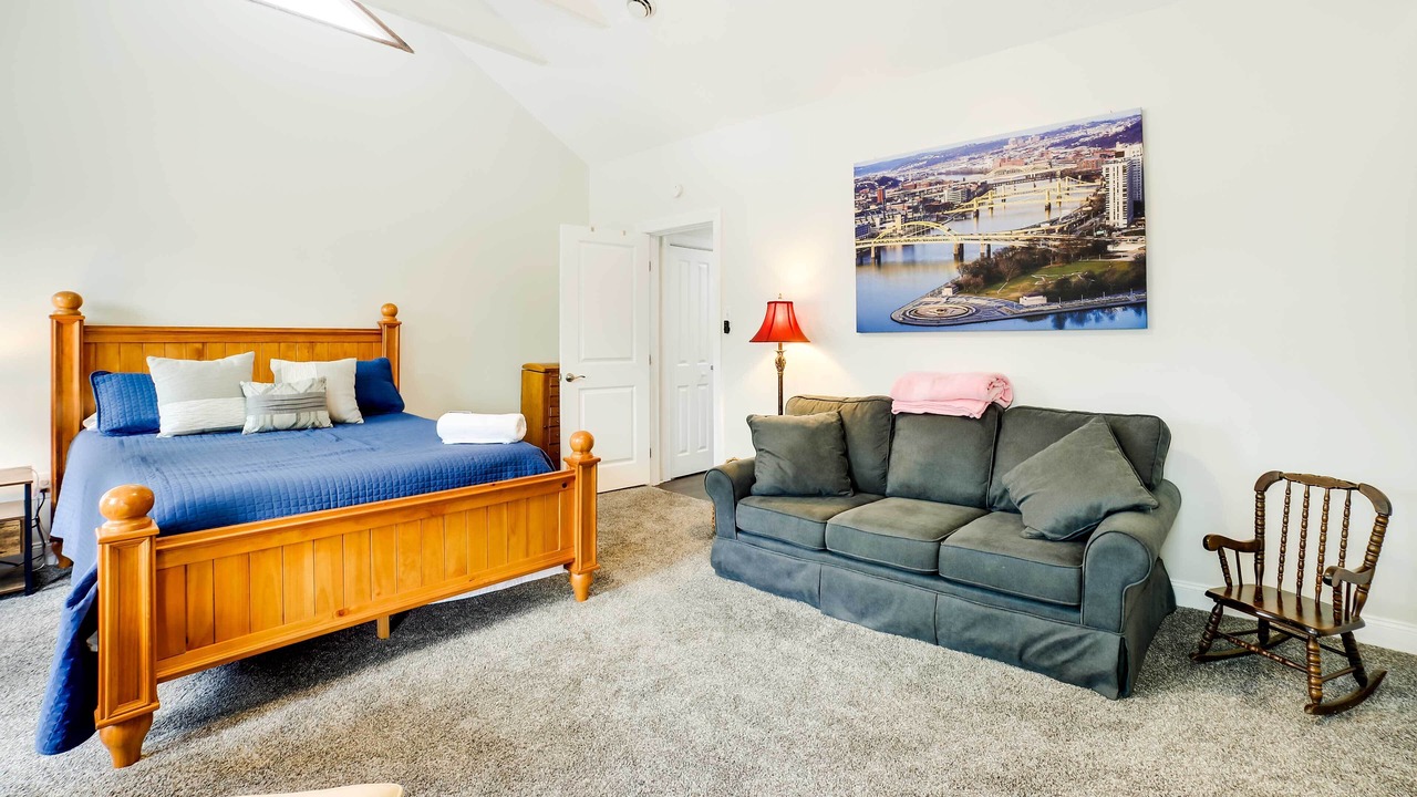 Photo of Livingroom in Shadyside
