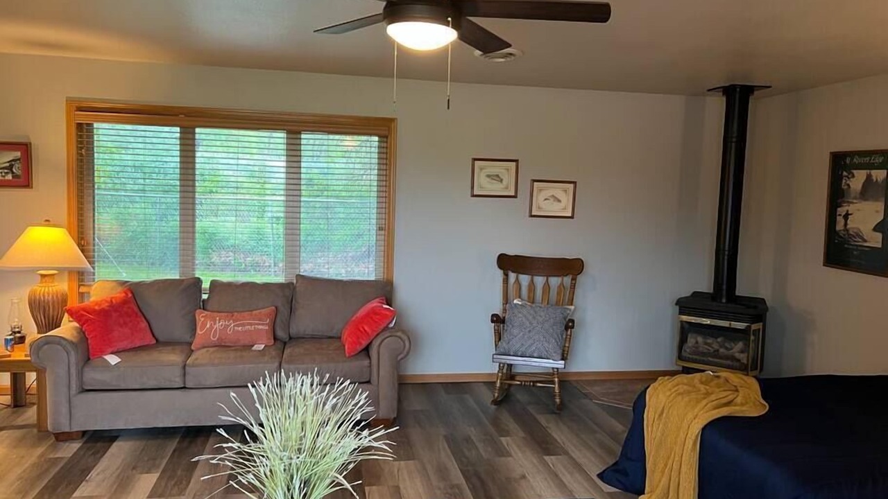 Photo of Livingroom in Big Horn County