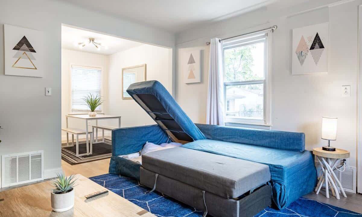 Photo of Livingroom in Royal Oak
