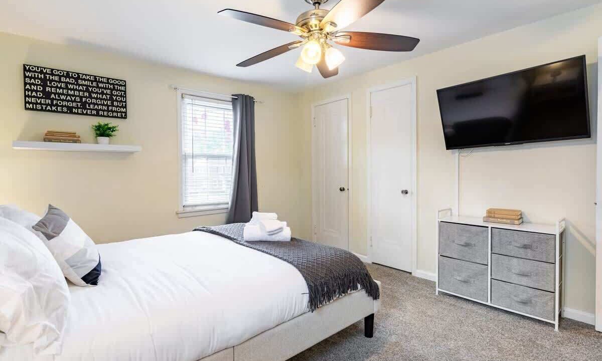 Photo of Bedroom in Royal Oak
