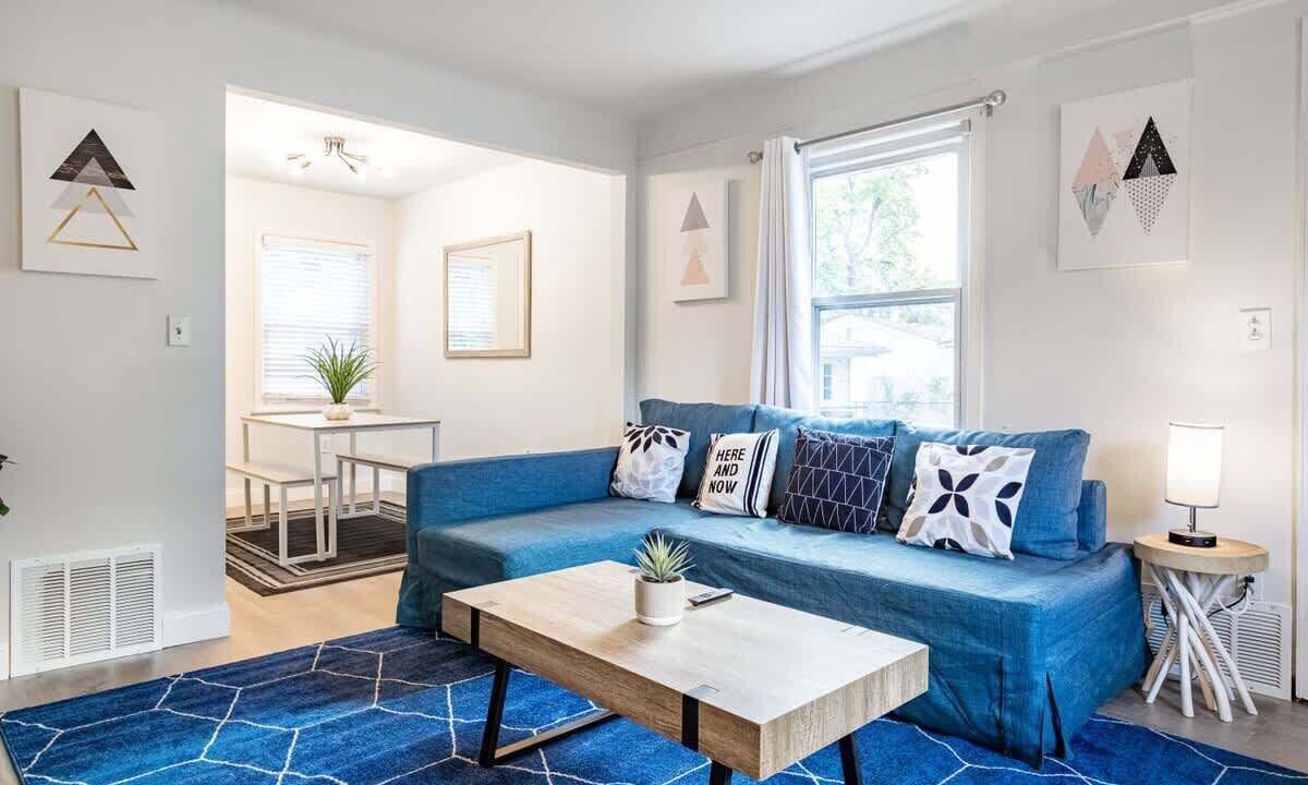 Photo of Livingroom in Royal Oak