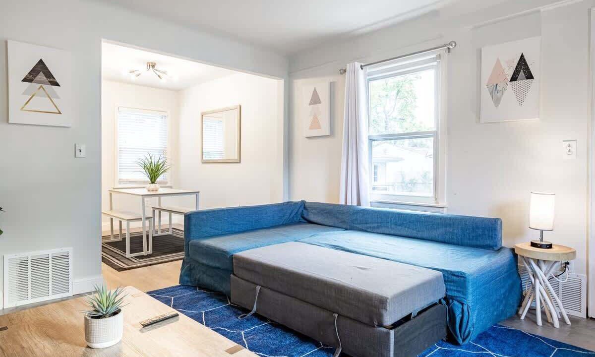 Photo of Livingroom in Royal Oak