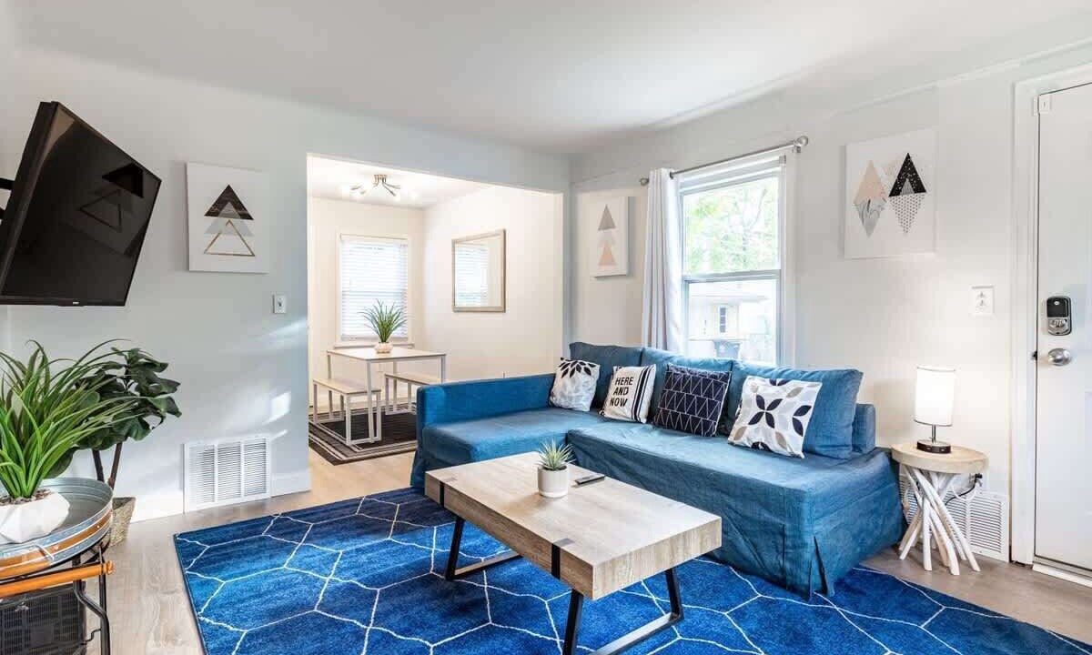 Photo of Livingroom in Royal Oak