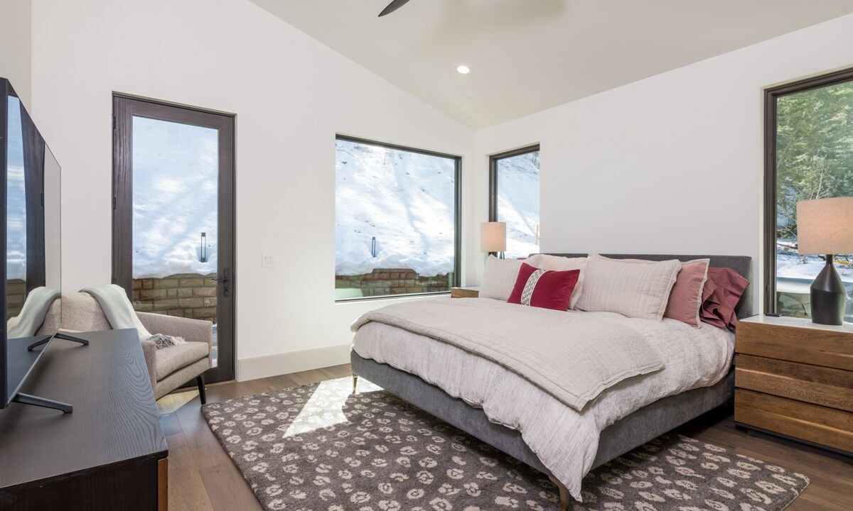 Photo of Bedroom in Warm Springs