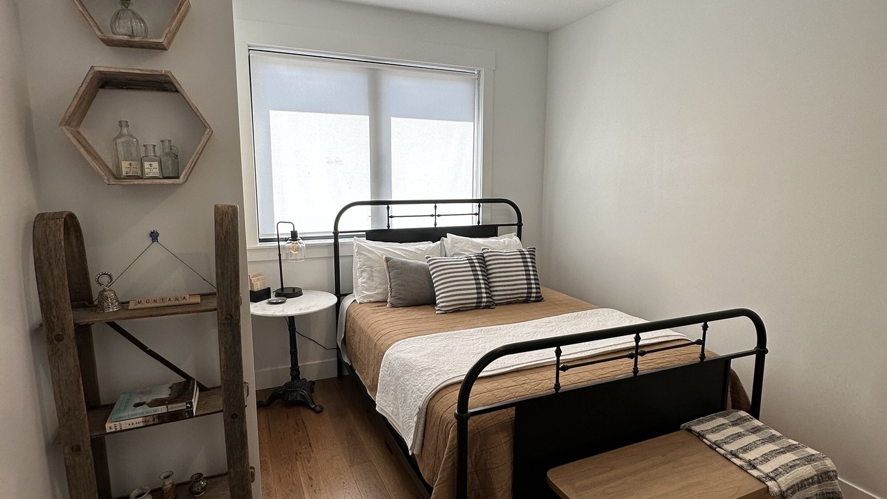 Photo of Bedroom in University District