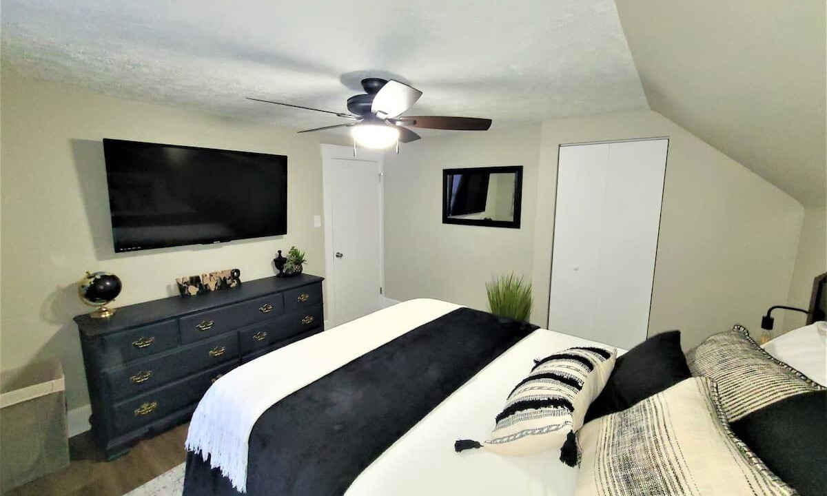 Photo of Bedroom in Elyria