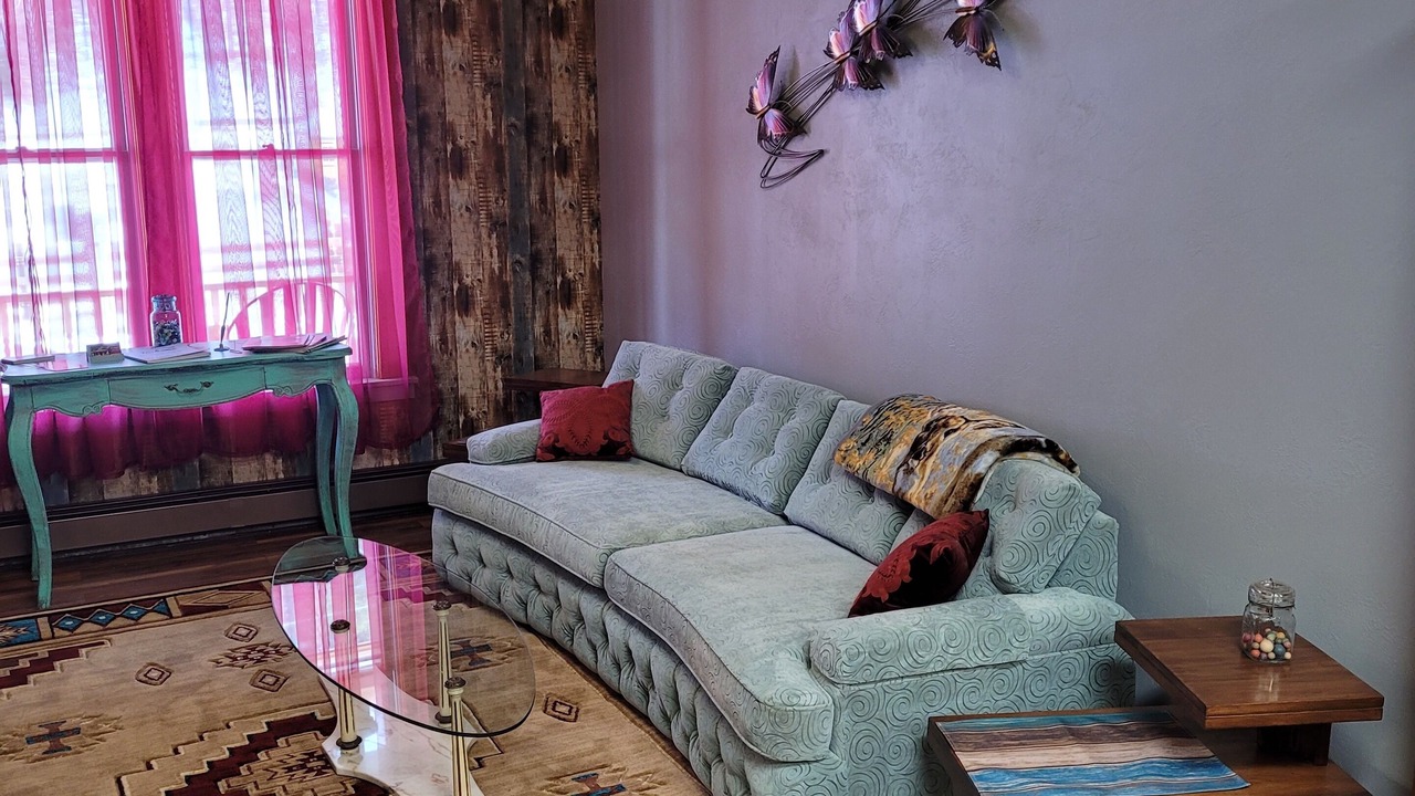 Photo of Livingroom in Deadwood