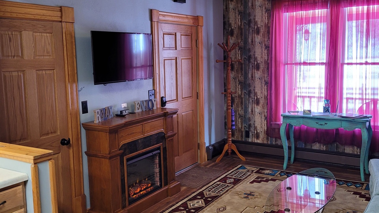 Photo of Livingroom in Deadwood