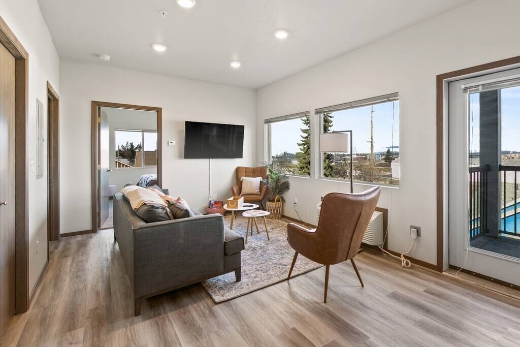 Photo of Livingroom in South Perry District