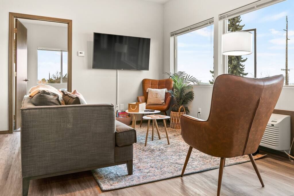 Photo of Livingroom in South Perry District