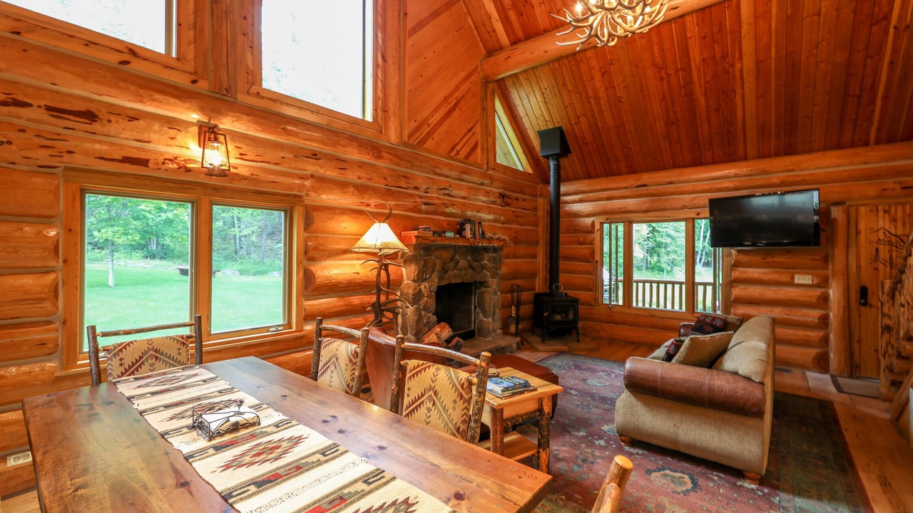 Photo of Livingroom in Eureka