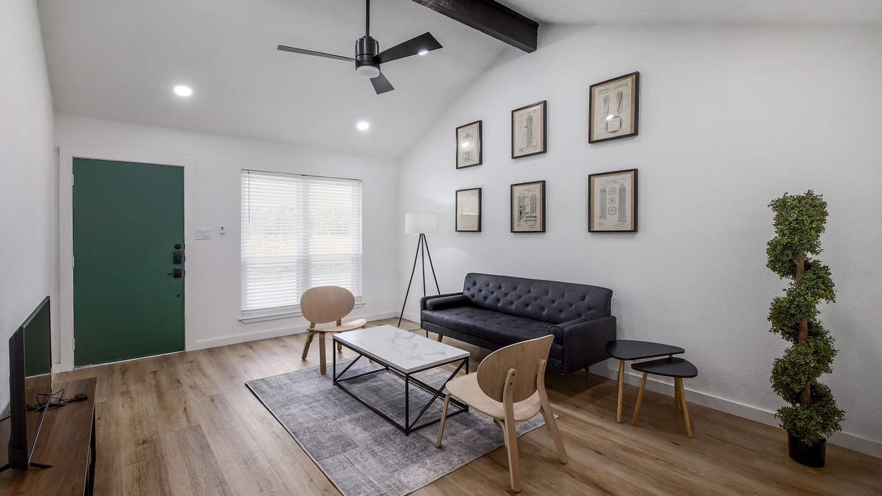 Photo of Livingroom in St. Edwards