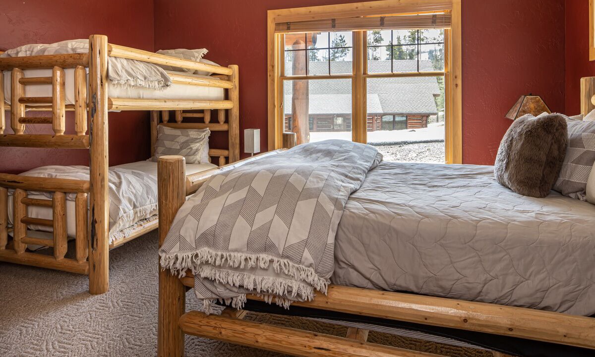 Photo of Bedroom in Powder Ridge