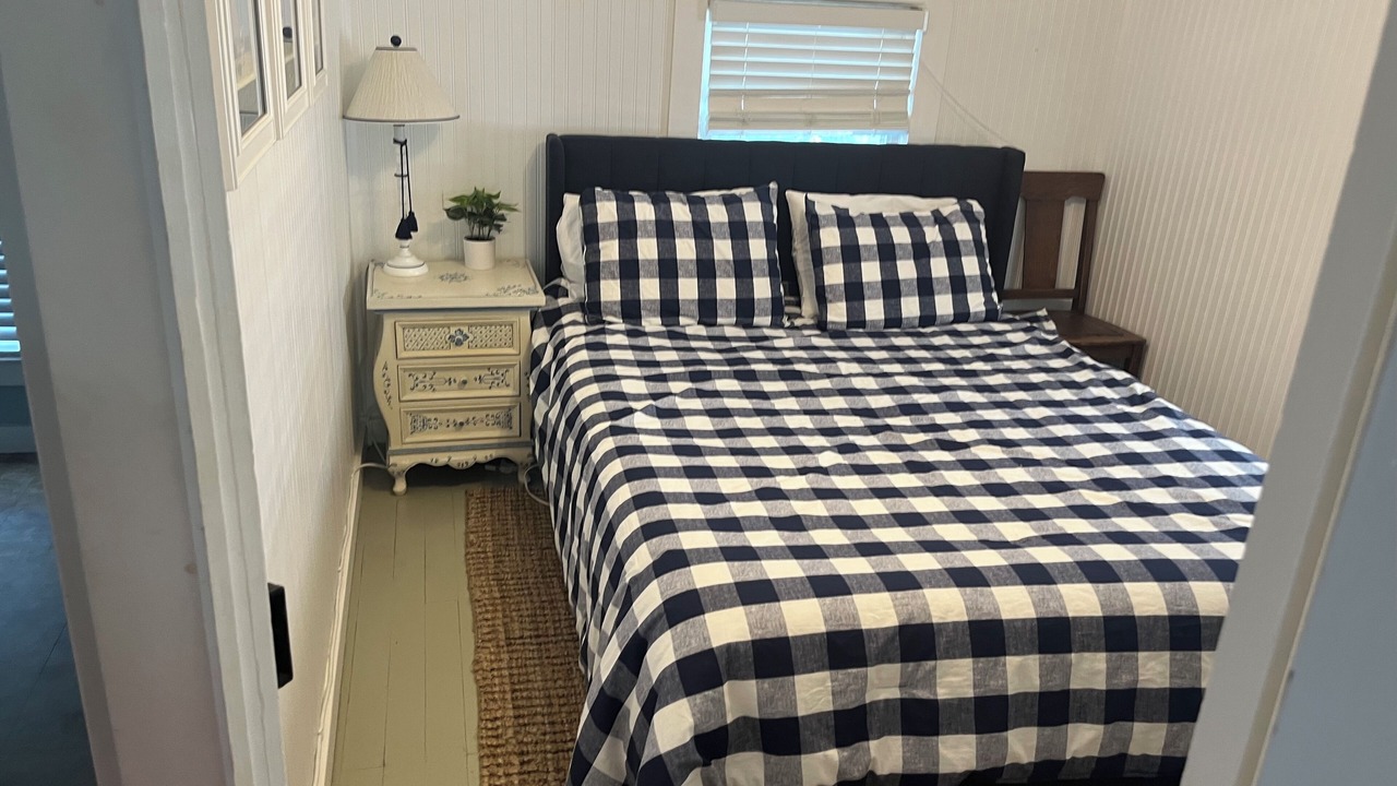 Photo of Bedroom in Lakeside