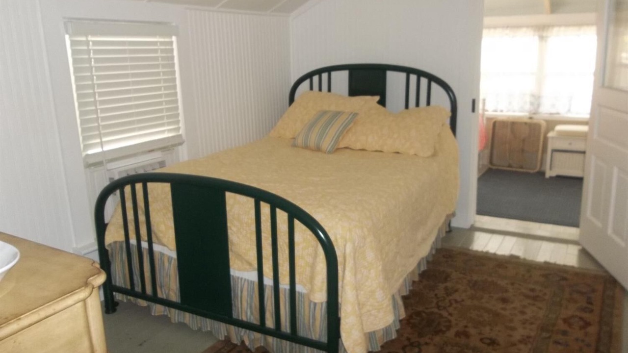 Photo of Bedroom in Lakeside