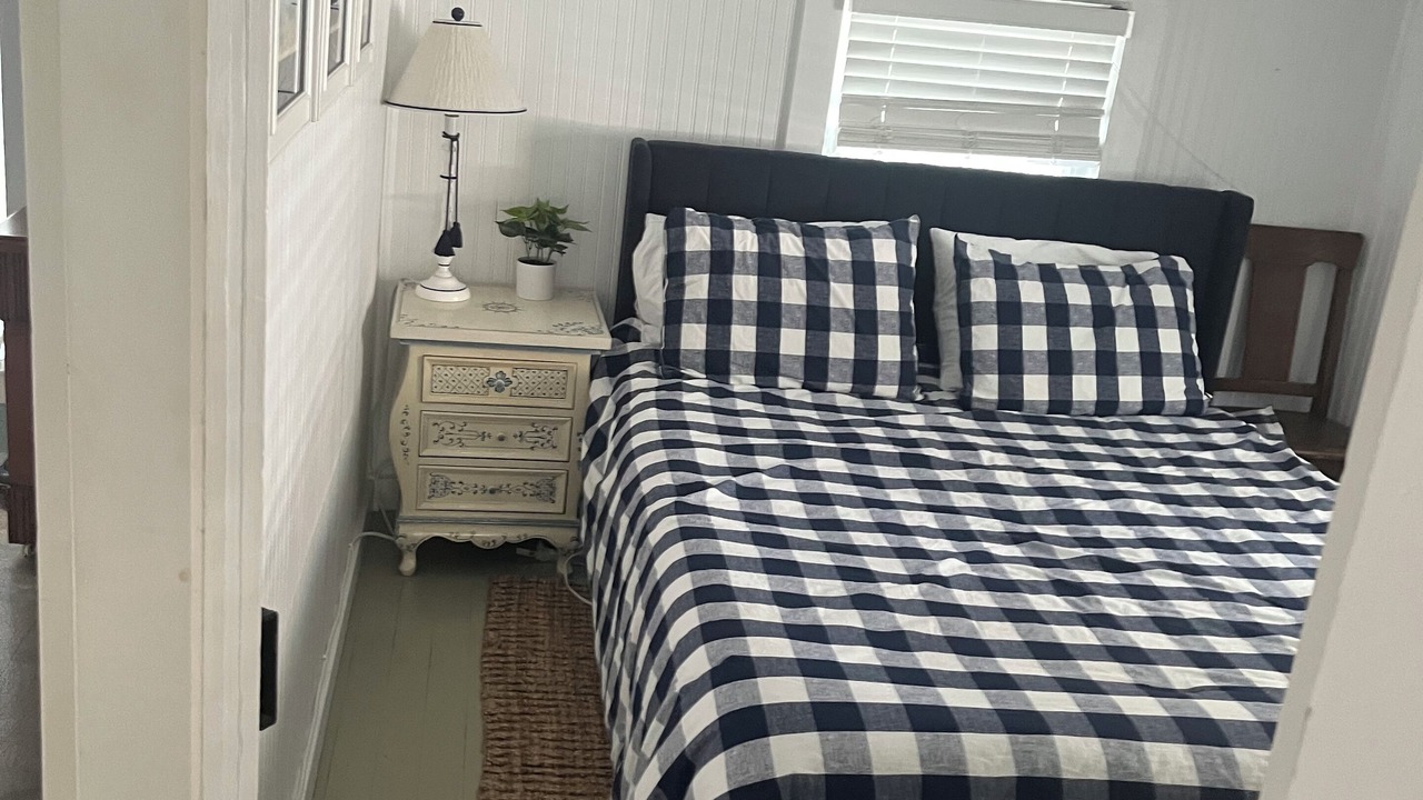 Photo of Bedroom in Lakeside