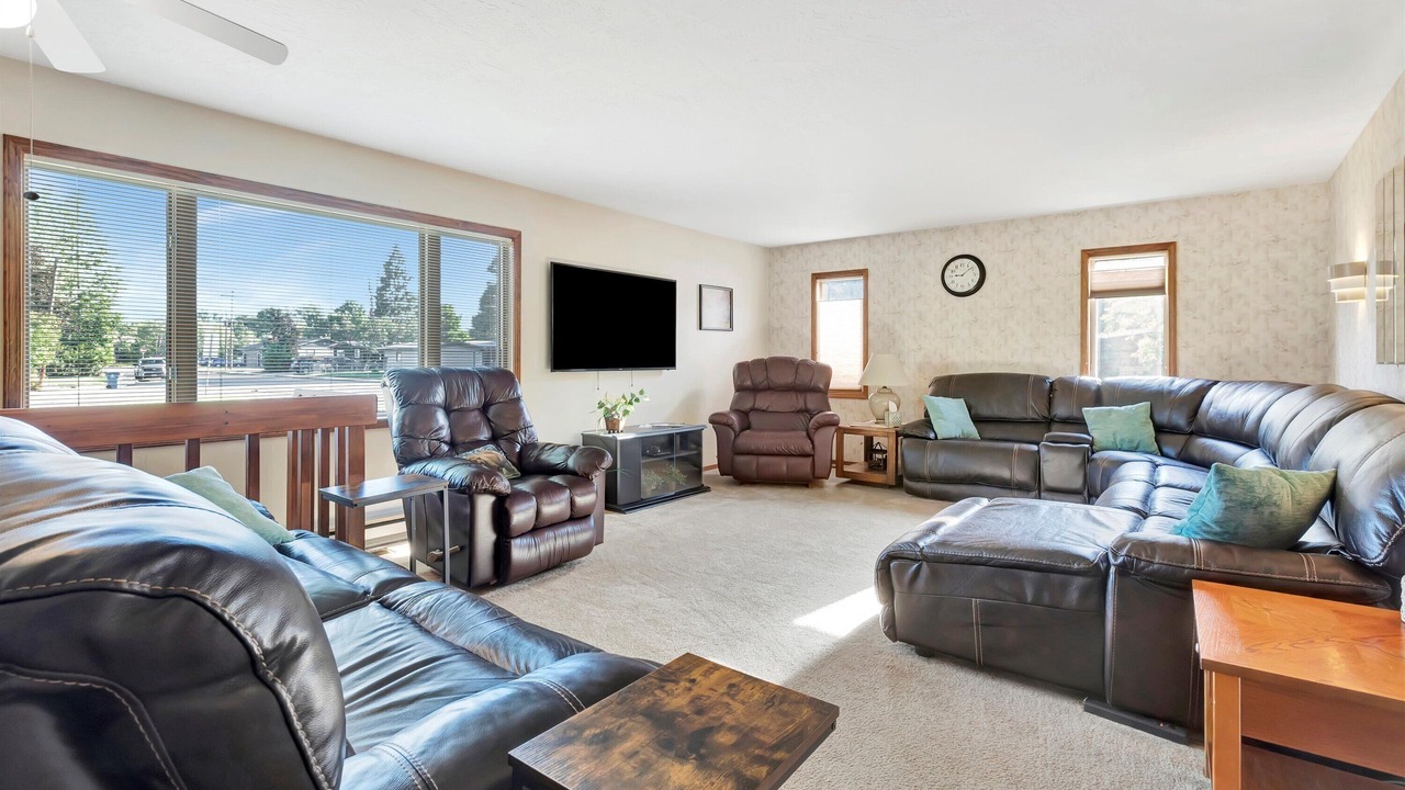 Photo of Livingroom in Farviews - Pattee Canyon