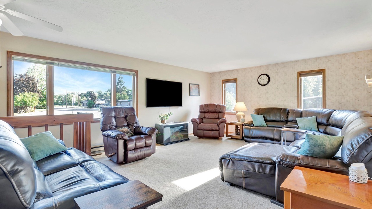 Photo of Livingroom in Farviews - Pattee Canyon