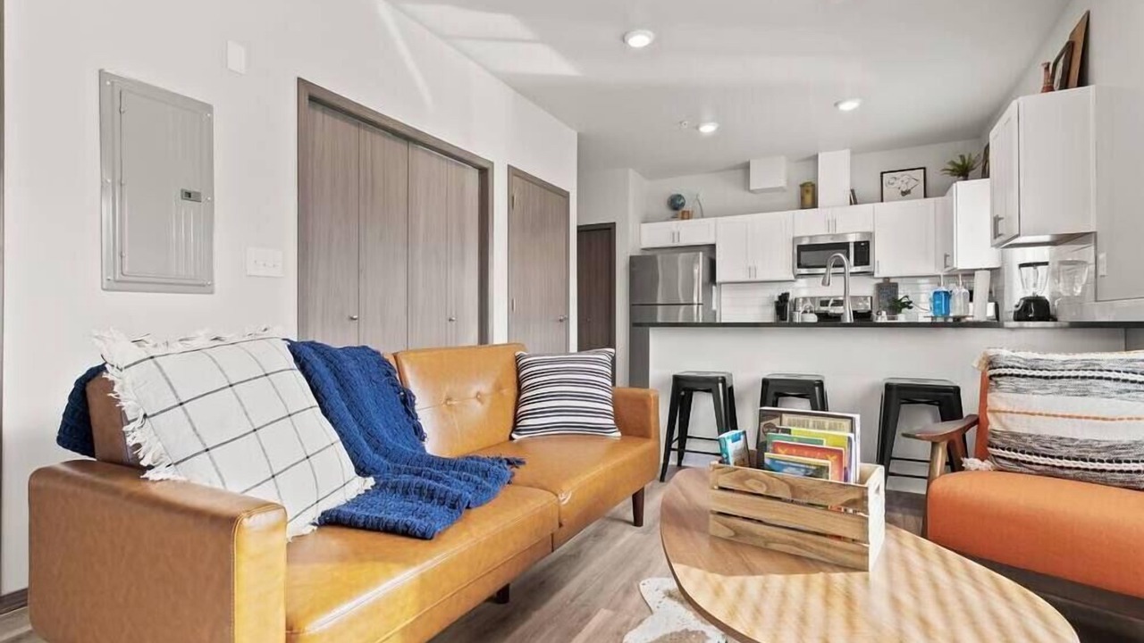 Photo of Livingroom in South Perry District