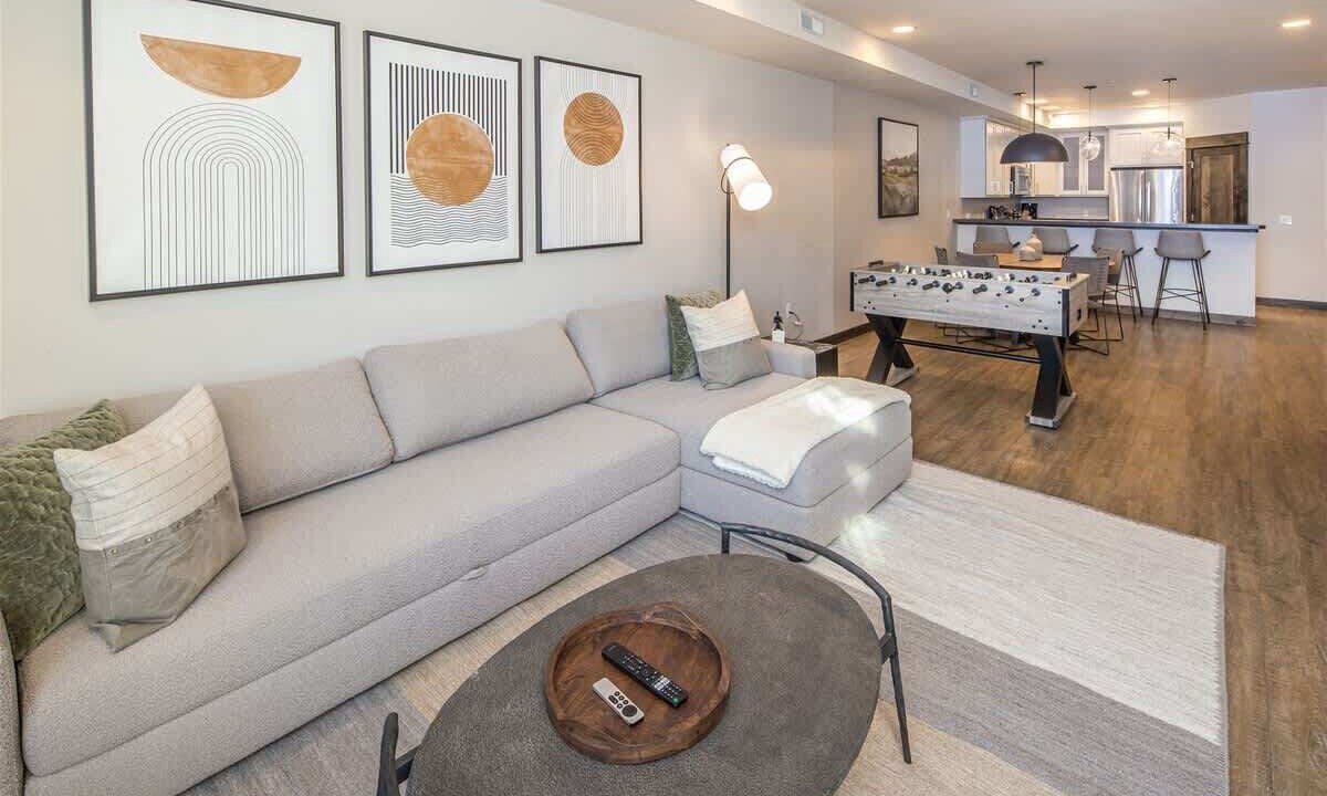 Photo of Livingroom in Big Sky