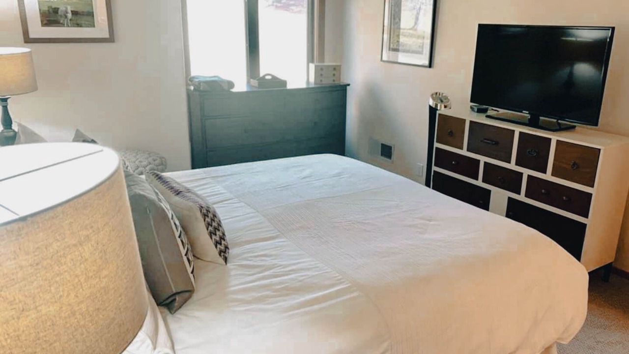 Photo of Bedroom in Elkhorn Village