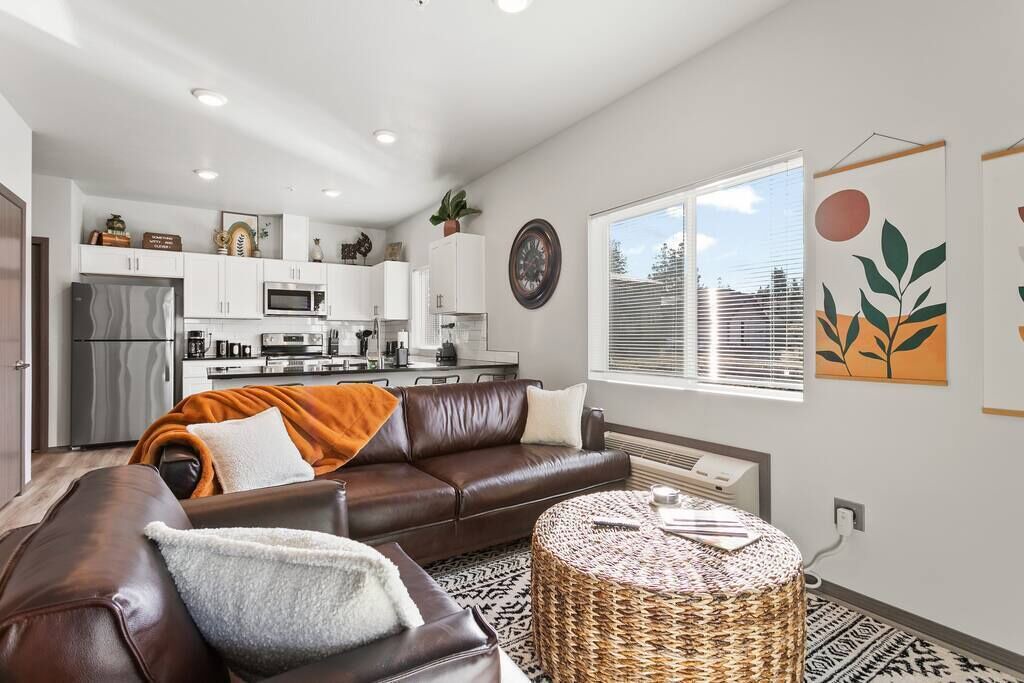 Photo of Livingroom in South Perry District