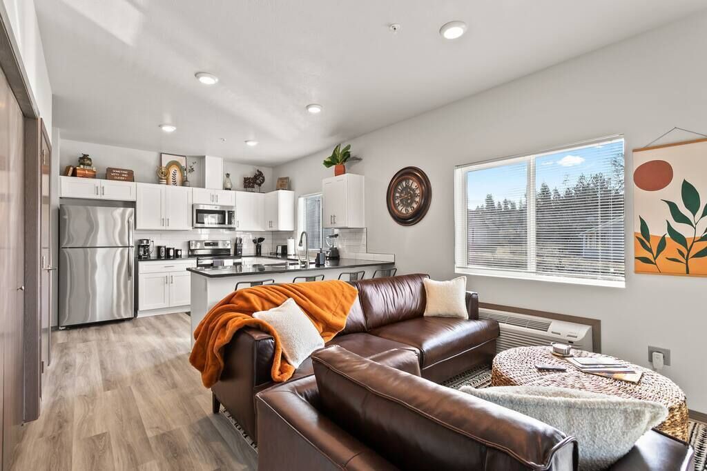Photo of Livingroom in South Perry District