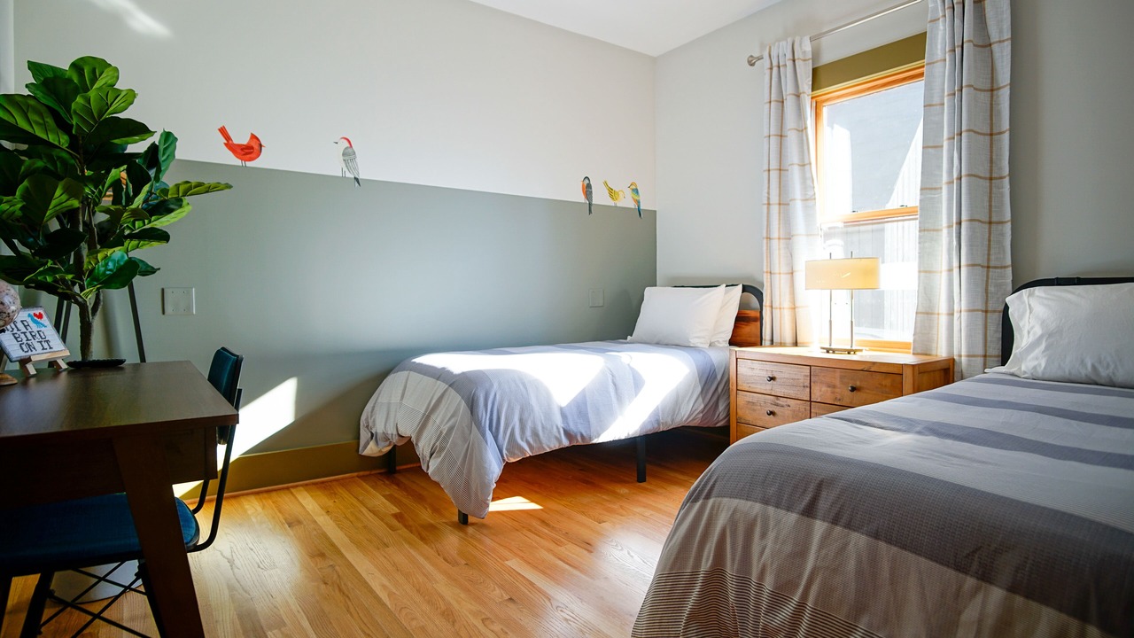 Photo of Bedroom in Foster - Powell