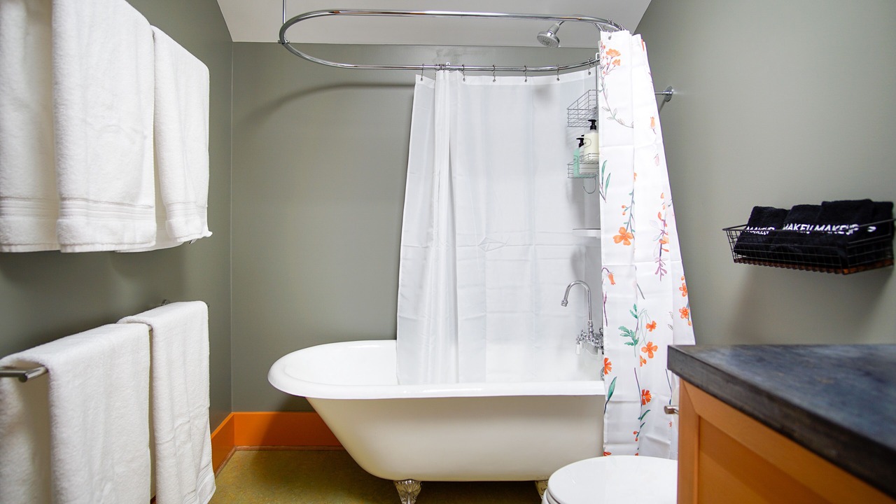 Photo of Bathroom in Foster - Powell