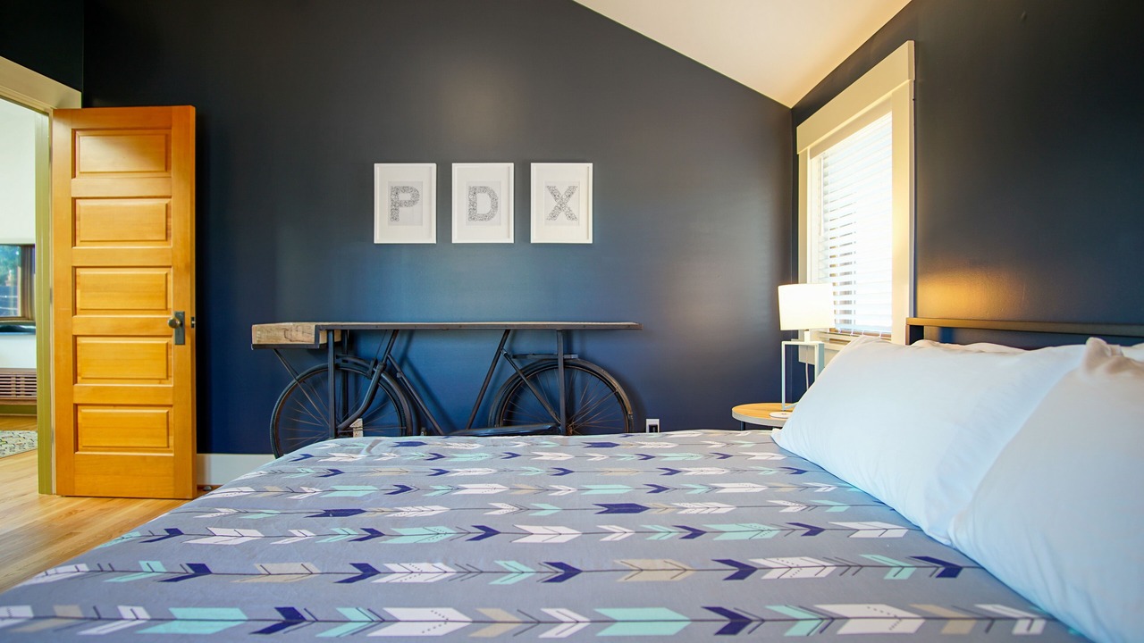 Photo of Bedroom in Foster - Powell