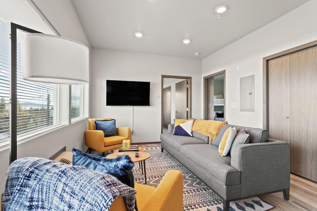 Photo of Livingroom in South Perry District