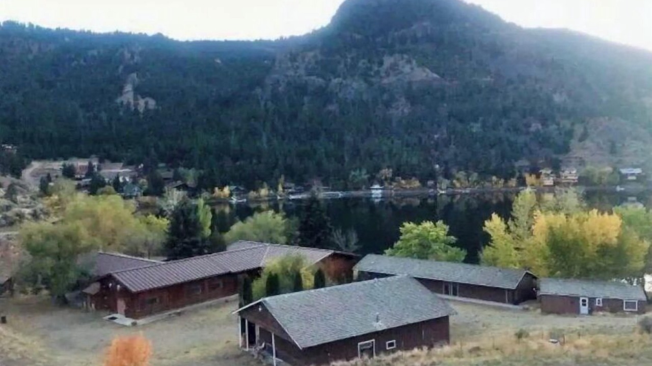 Photo of Outdoor in Salmon