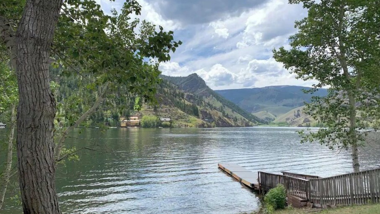 Photo of Outdoor in Salmon