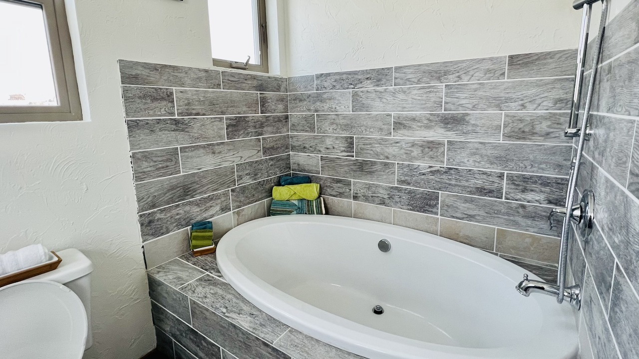 Photo of Bathroom in Gardiner