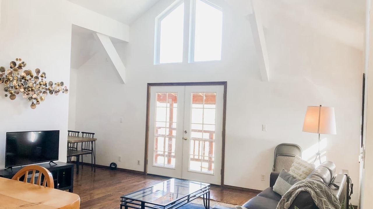 Photo of Livingroom in Lowman