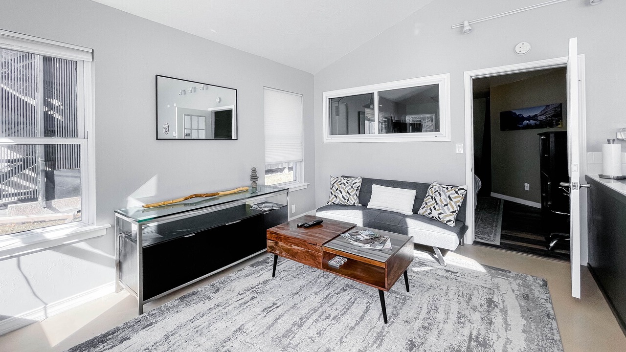 Photo of Livingroom in University District