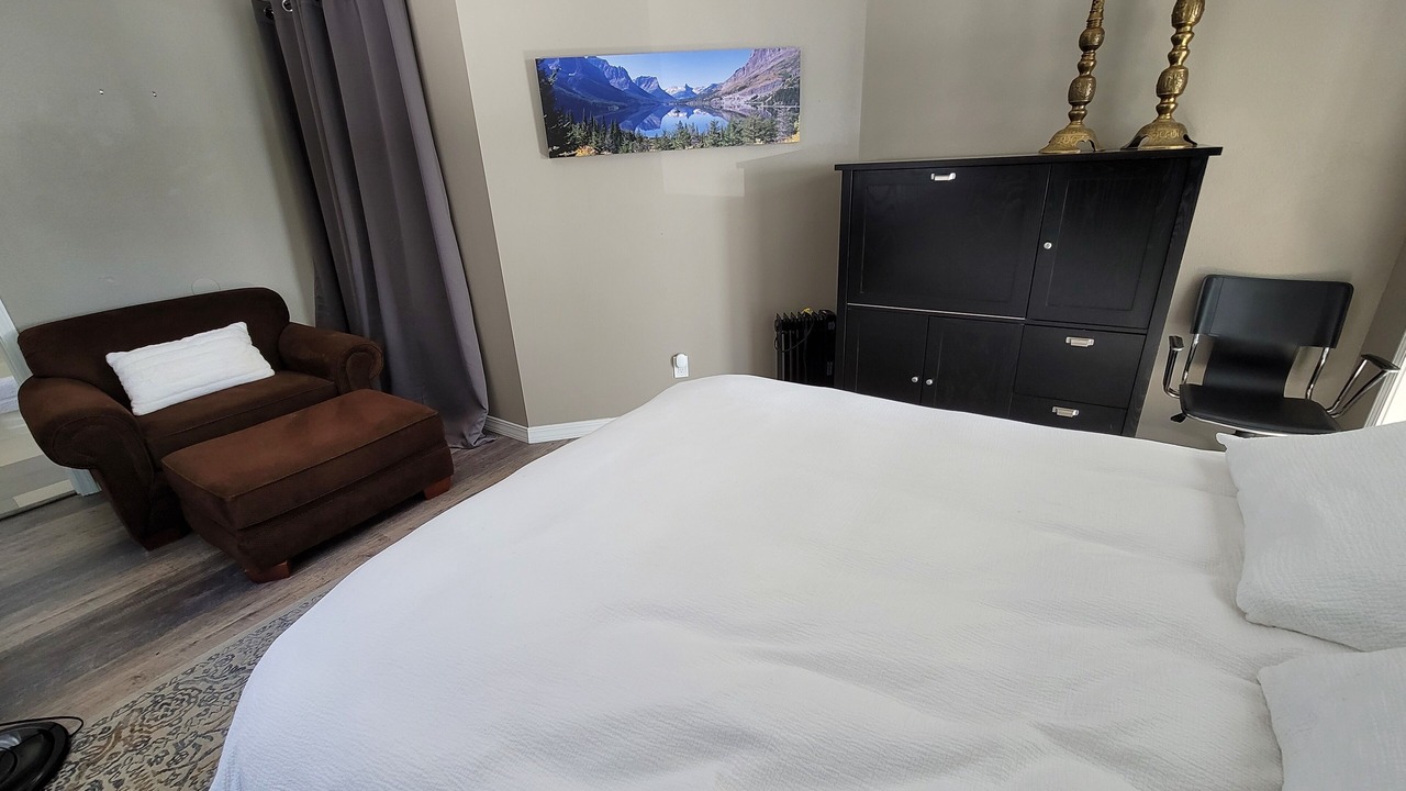 Photo of Bedroom in University District